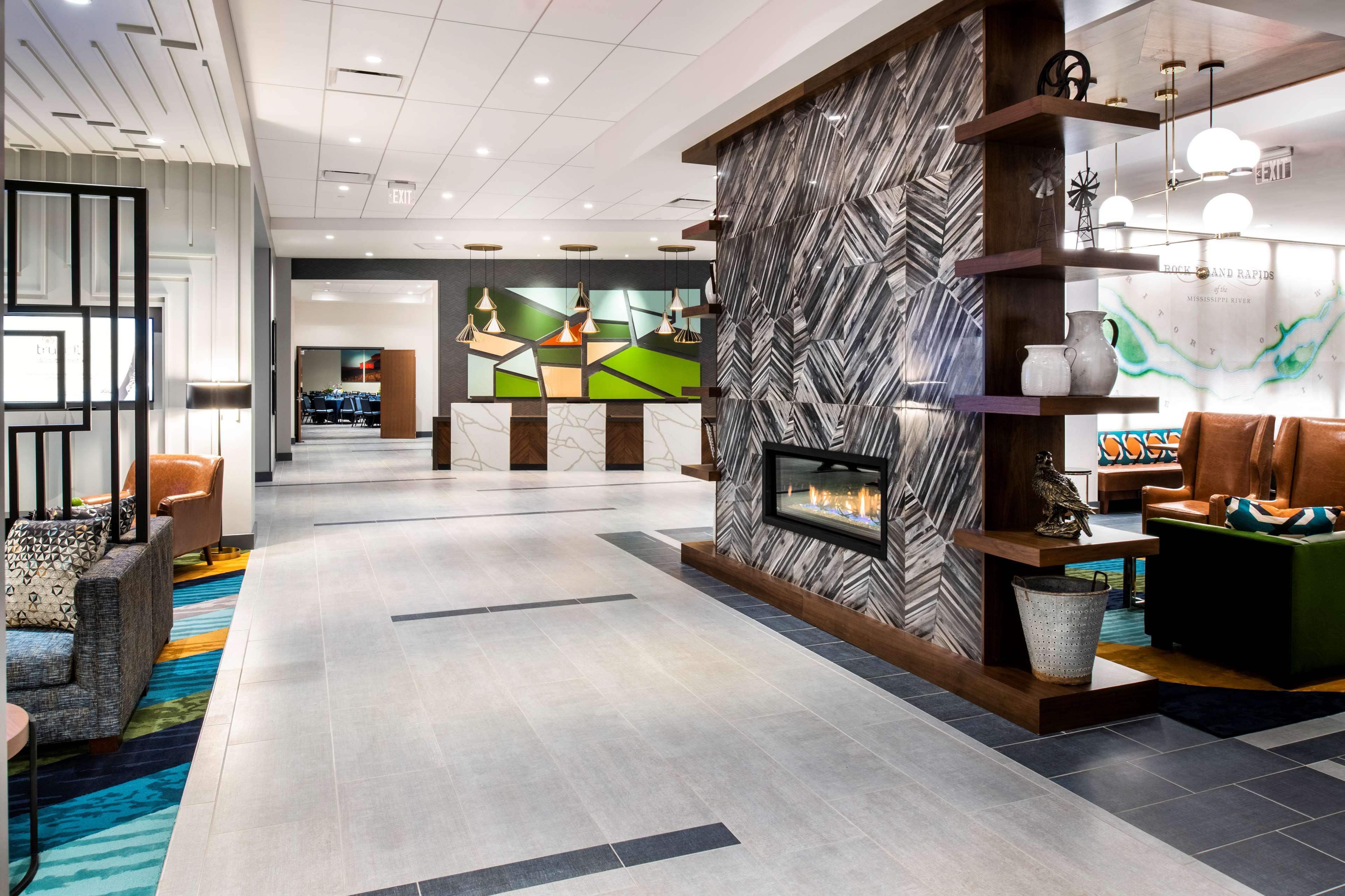 Hyatt Place East Moline/Quad Cities Bagian luar foto