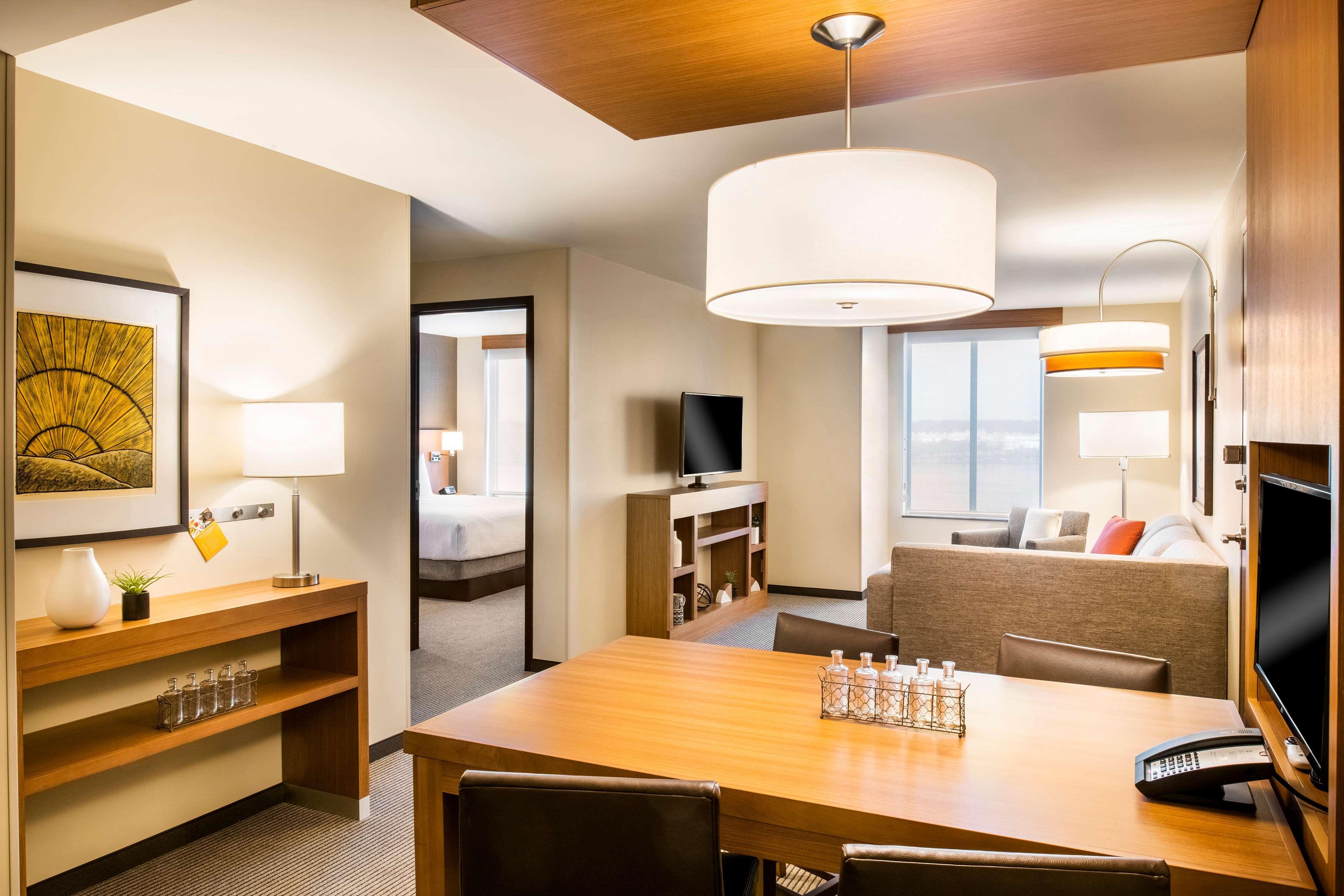Hyatt Place East Moline/Quad Cities Bagian luar foto